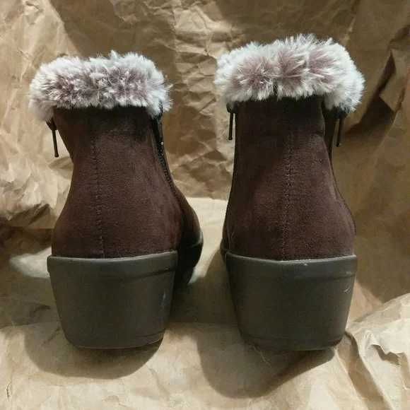 Basic Editions Ankle Boots Size 6 - Picture 3 of 9